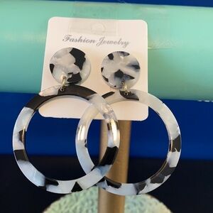 NWT Women’s Black and White Acrylic Hoop Earrings